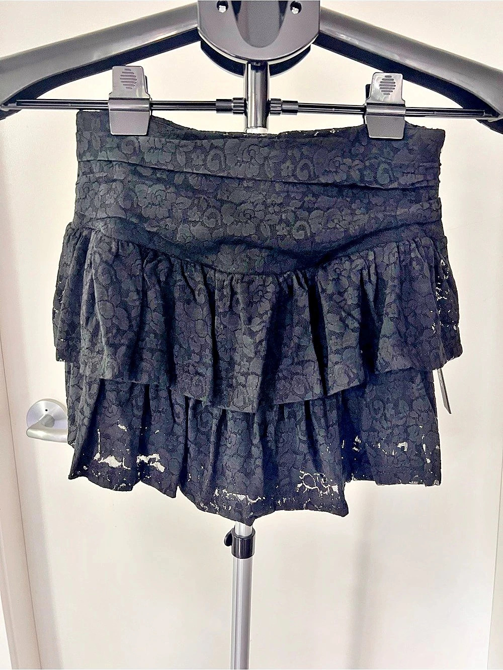 White Fox Burning Heart Lace Mini Skort Floral Lace Mini Skirt Black Size Small